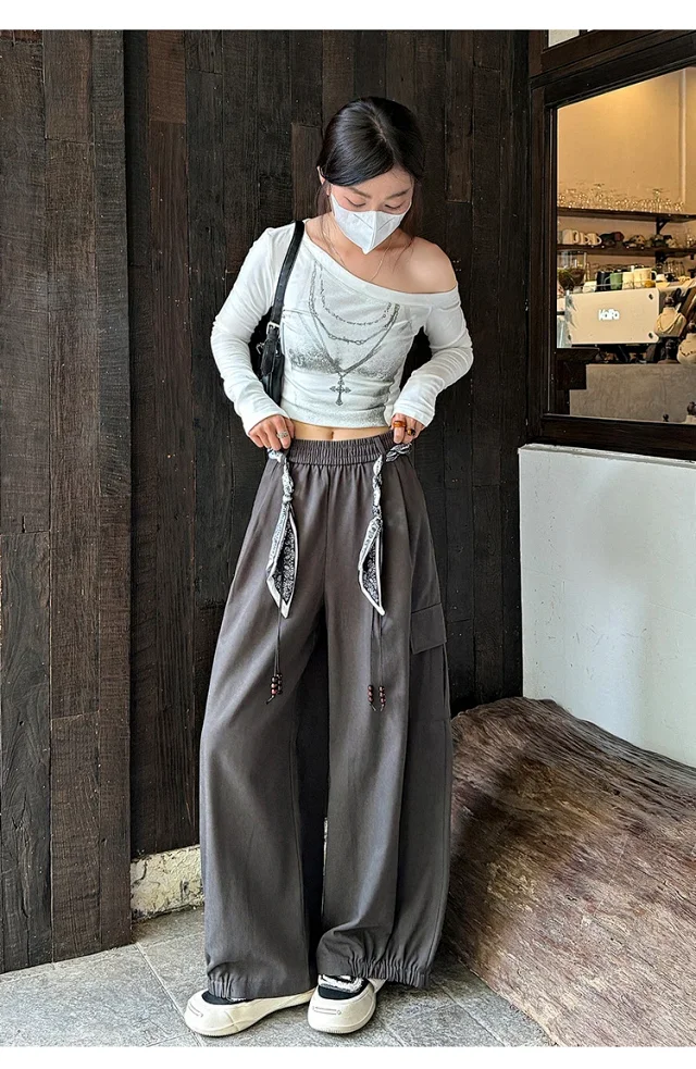 2025 Fall New 2 - Way Women's Cargo Pants Detail