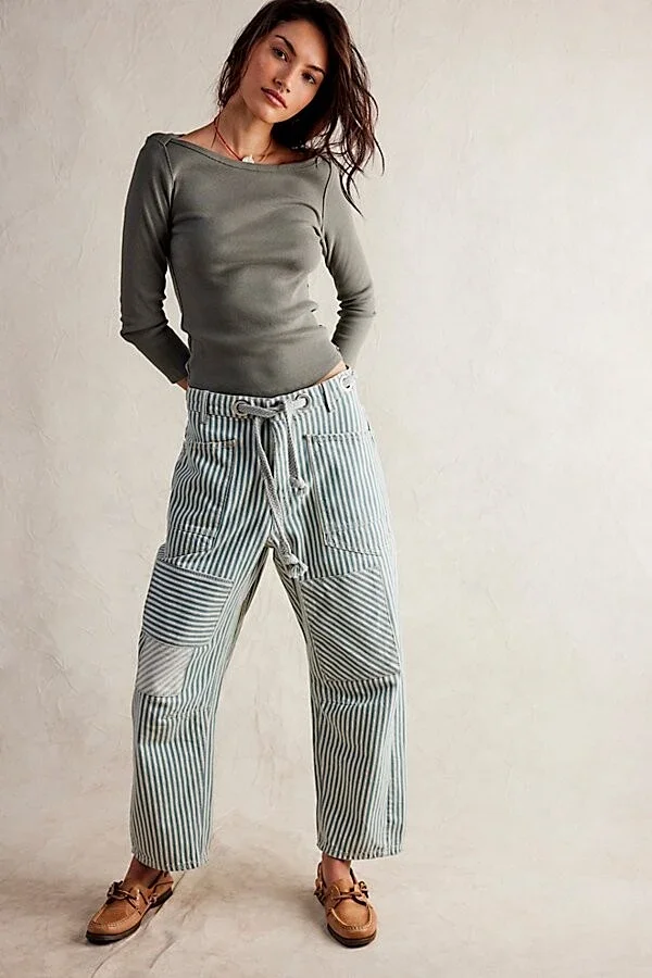Mid-waist Striped Wide-leg Pants Detail