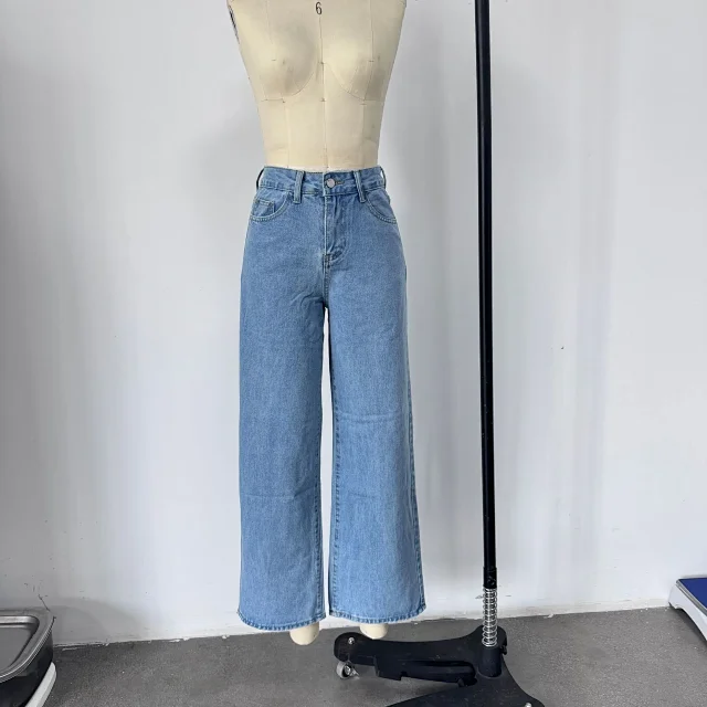 Casual Retro Loose Denim Pants for Women Detail