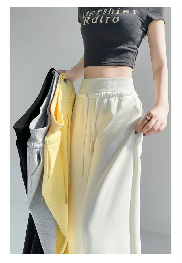 2025 Early Autumn Dopamine Yellow Flared Sweatpants for Women Detail