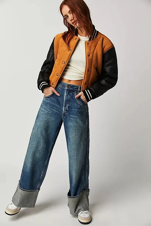 Retro High-Waisted Loose Jeans for Women Detail