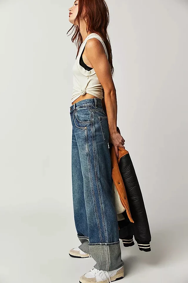 Retro High-Waisted Loose Jeans for Women Detail