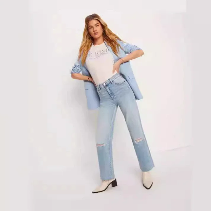 Casual Light Wash Distressed Denim Capris