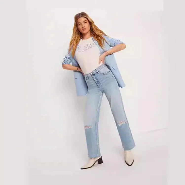 Casual Light Wash Distressed Denim Capris