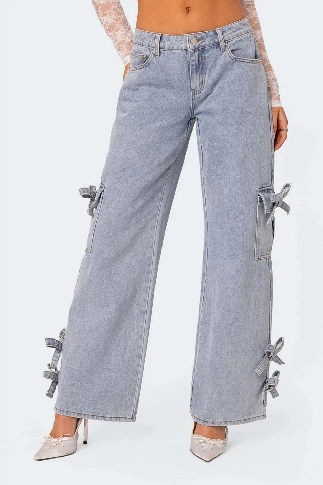 Retro Bow - Tie Mid - Rise Straight Pants Detail