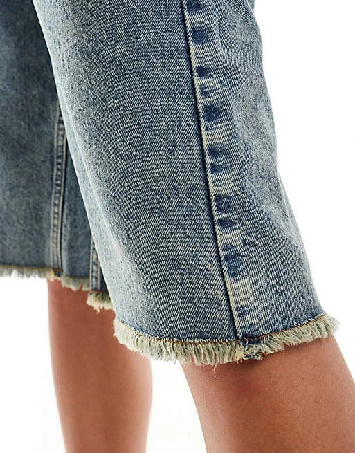 Loose Retro Denim Shorts for Ladies Detail