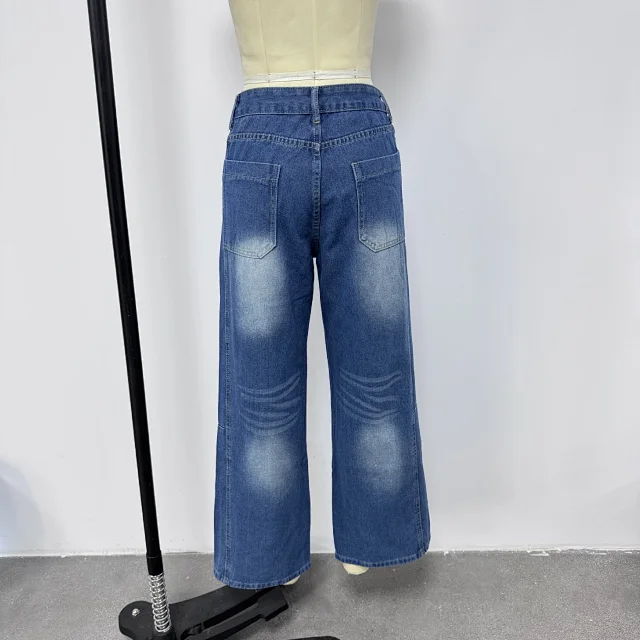 Women's Wide-Leg High-Waist Jeans Detail