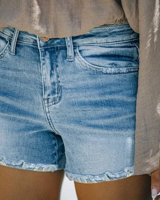 European & American Loose Straight Denim Shorts (Light Blue) Detail