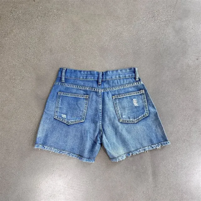 YI3055# Ripped Tassel Denim Shorts Detail