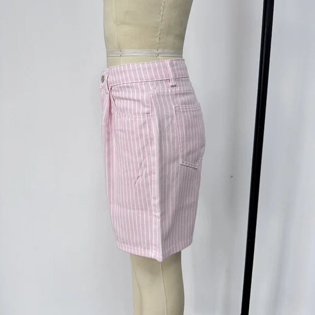 Stylish Loose High - Waist Denim Shorts for Women Detail