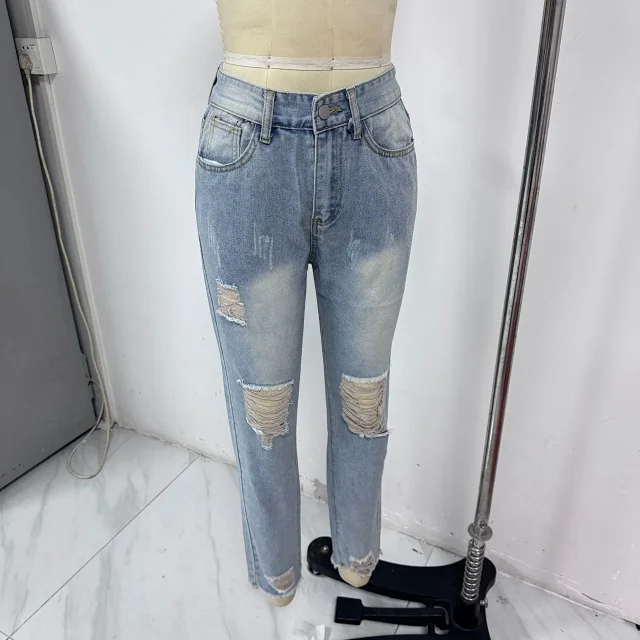 TUME Ripped Vintage Denim Jeans for Women Detail