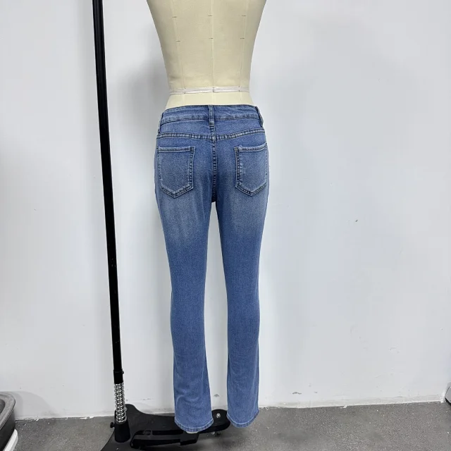 Hot-selling Women's High-waisted Jeans Detail