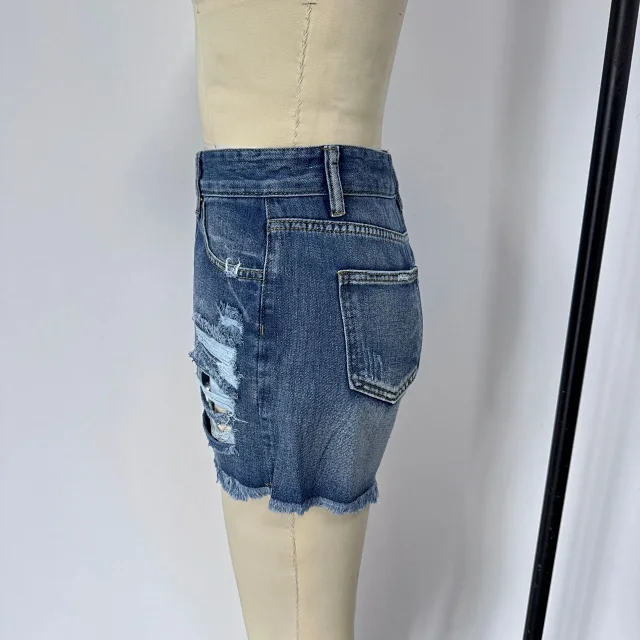 2025 Summer New Tassel Ripped Denim Shorts Detail