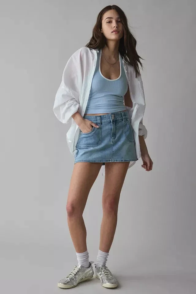 High-Waisted Slim Denim Mini Skirt Detail