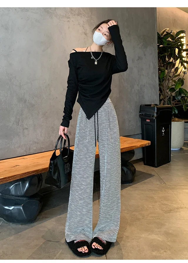 Shiny Striped Wide-Leg Pants for Women Detail