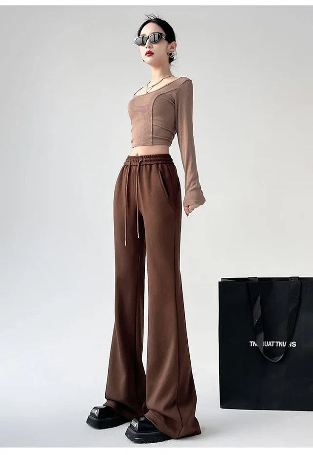 2025 Fall Women's Maillard Horseshoe Pants - High-Waisted, Slimming, American Micro-Flare Long Pants Detail