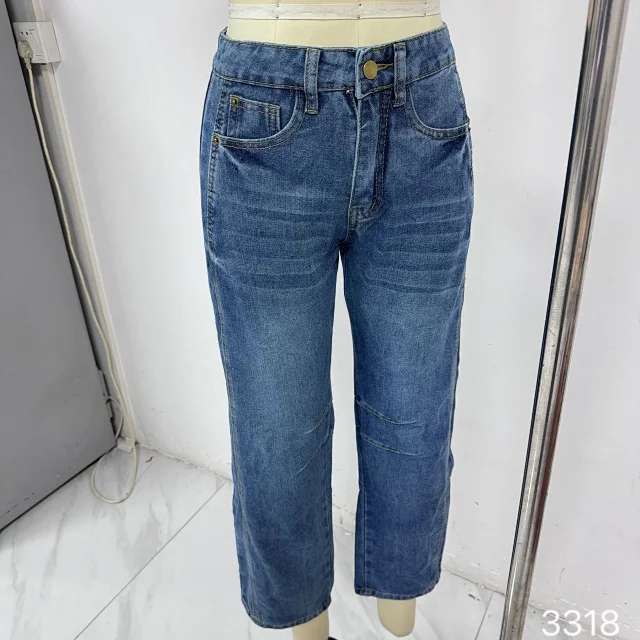 Women's Mid-Low Rise Wide-Leg Jeans Detail