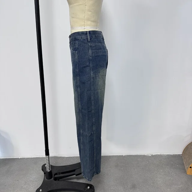 Women's Wide-Leg High-Waist Jeans Detail