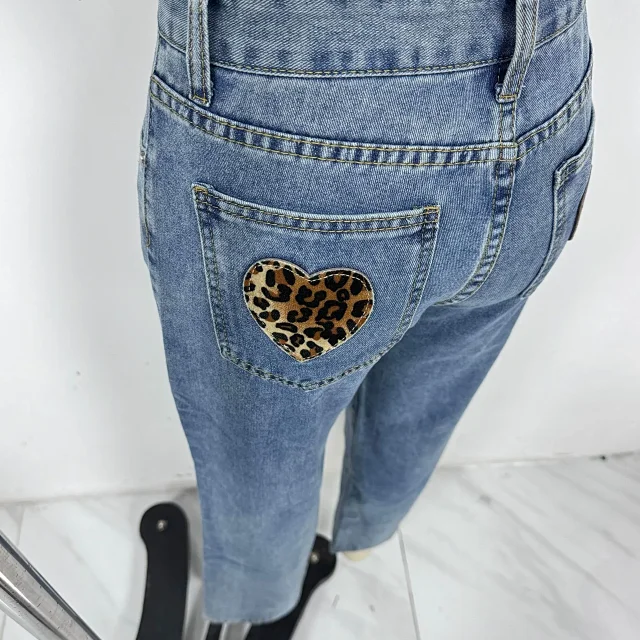 Low - Waist Leopard - Print Pocket Wide - Leg Jeans Detail