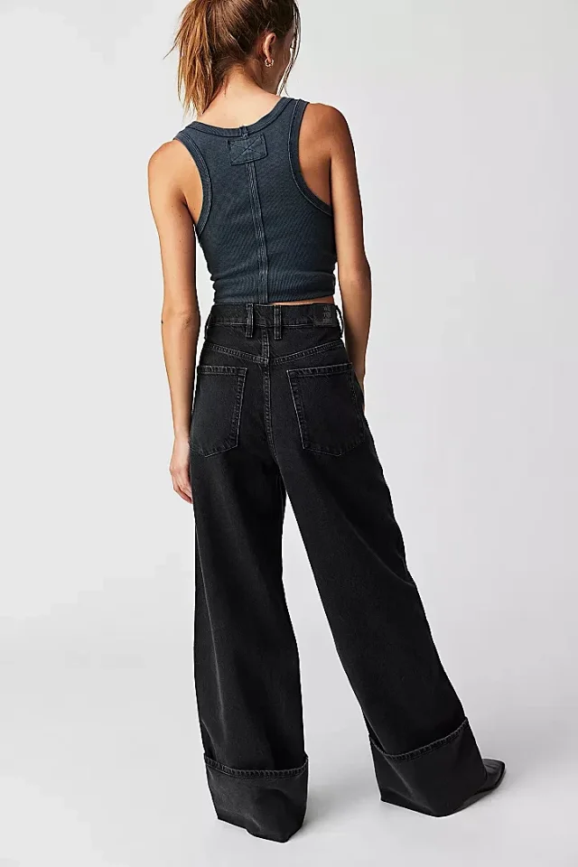 Retro High-Waisted Loose Jeans for Women Detail