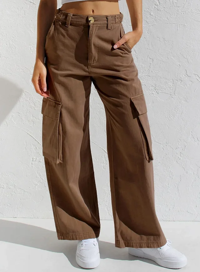Eaby Multi - Pocket Cargo Jeans for Women Detail