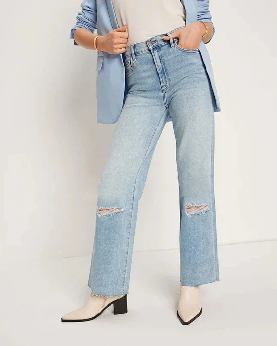 Casual Light Wash Distressed Denim Capris Detail