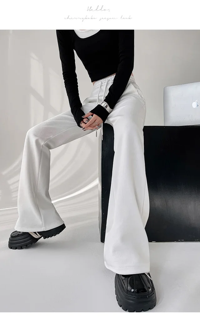 2025 Fall Women's Maillard Horseshoe Pants - High-Waisted, Slimming, American Micro-Flare Long Pants Detail
