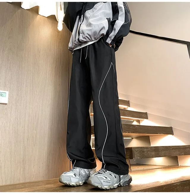 Men's Cream Retro Outdoor Hiking Pants Detail