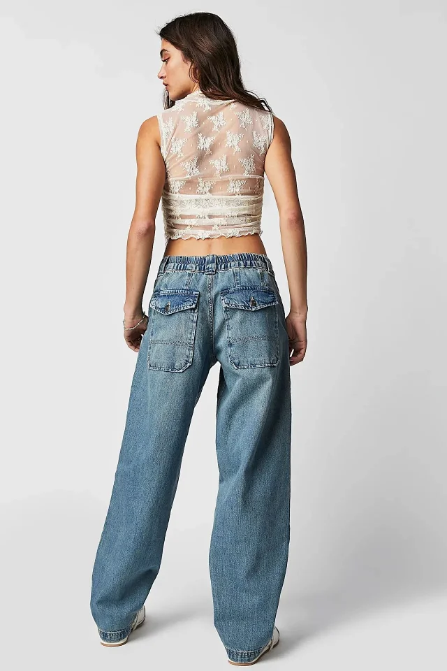 Stylish Slim-fit Jeans for Women (EU/US Imported) Detail
