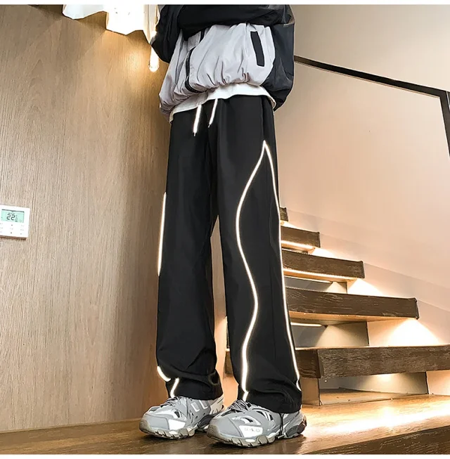 Men's Cream Retro Outdoor Hiking Pants Detail