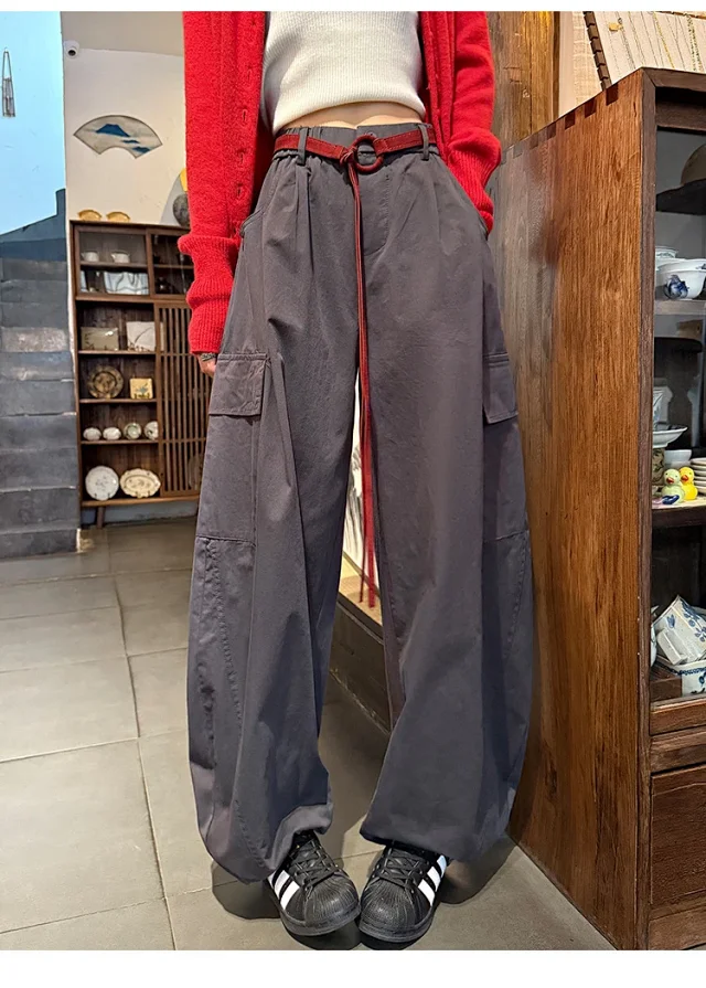 American High-waisted Slimming Cargo Pants Detail