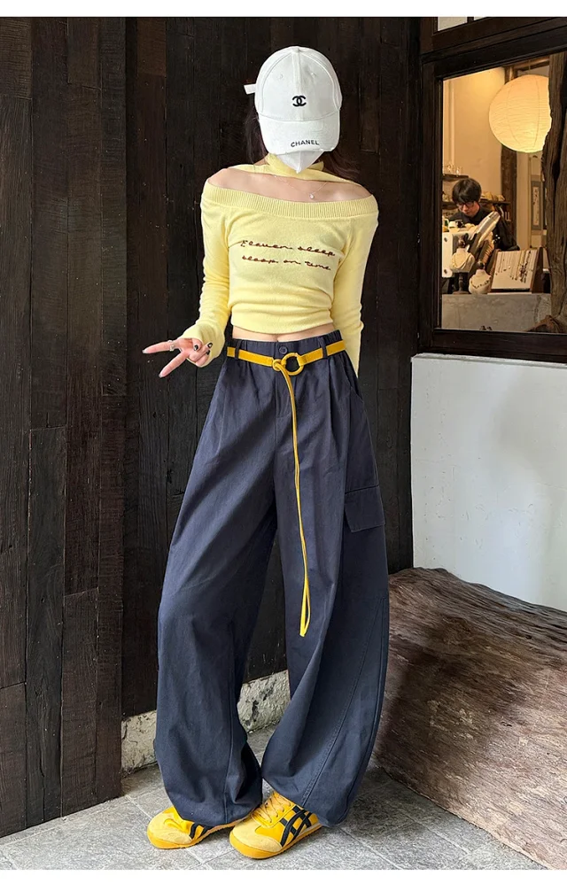 American High-waisted Slimming Cargo Pants Detail