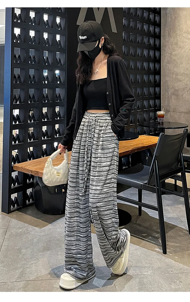 Women's Tie - Dye Wide - Leg Pants Detail