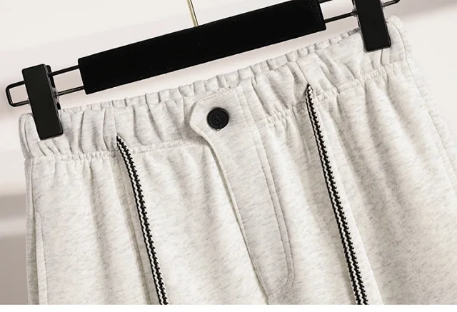 European-style Scimitar Pants Spring 2025 New Detail