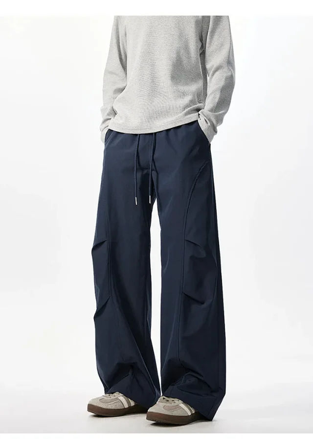 Men's Parachute Pleated Outdoor Pants Detail