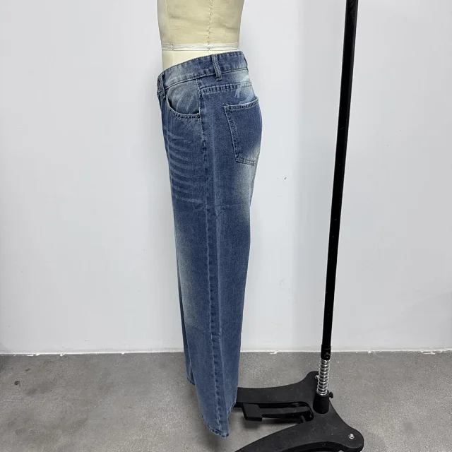 Women's Wide-Leg Printed Denim Pants Detail
