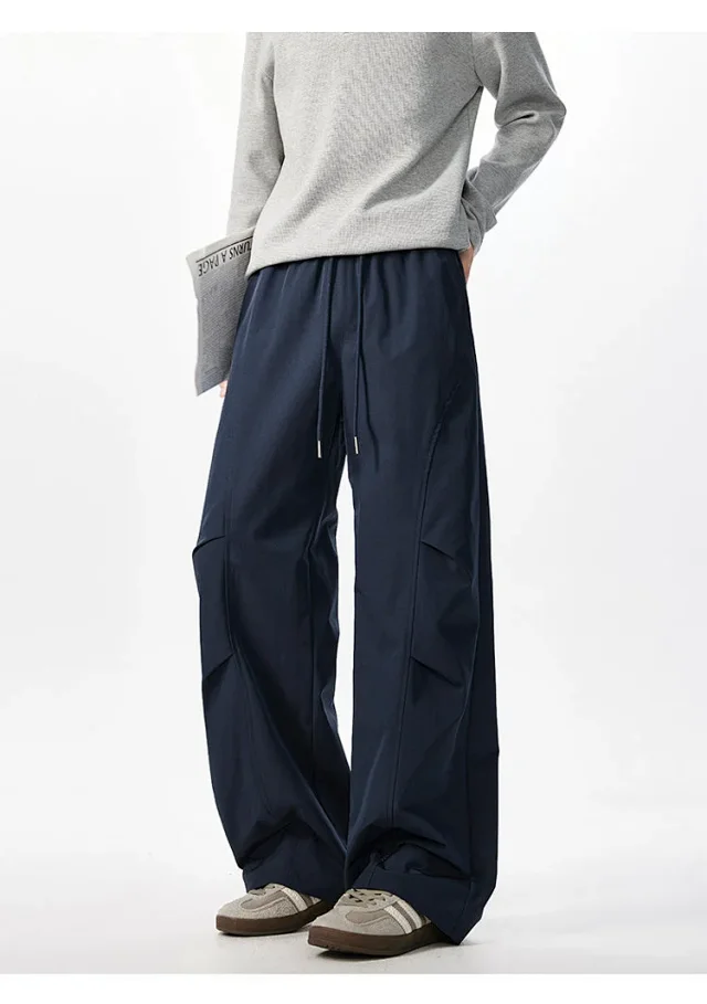 Men's Parachute Pleated Outdoor Pants Detail