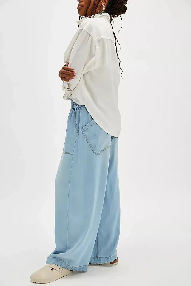 New Fashionable Straight Loose Jeans for Women Detail