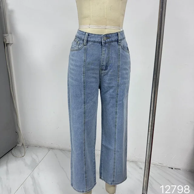 Women's Loose Straight Leg Jeans 2025 Detail