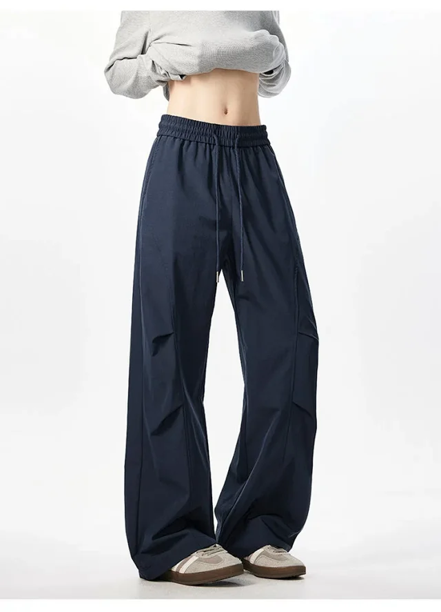 Men's Parachute Pleated Outdoor Pants Detail