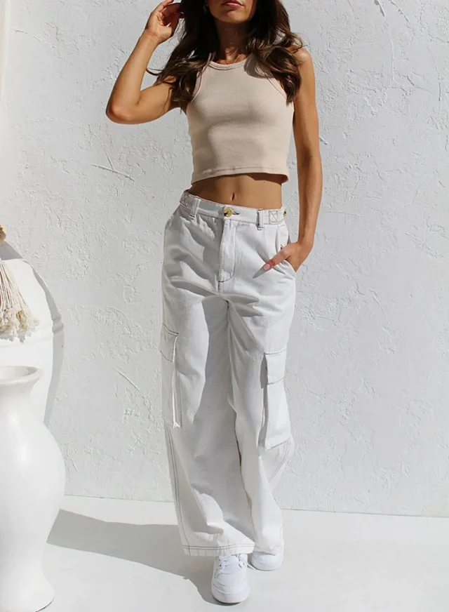 Eaby Multi - Pocket Cargo Jeans for Women Detail