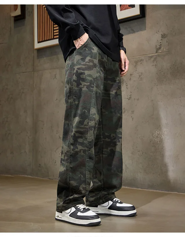 Men's Camo Utility Pants Detail