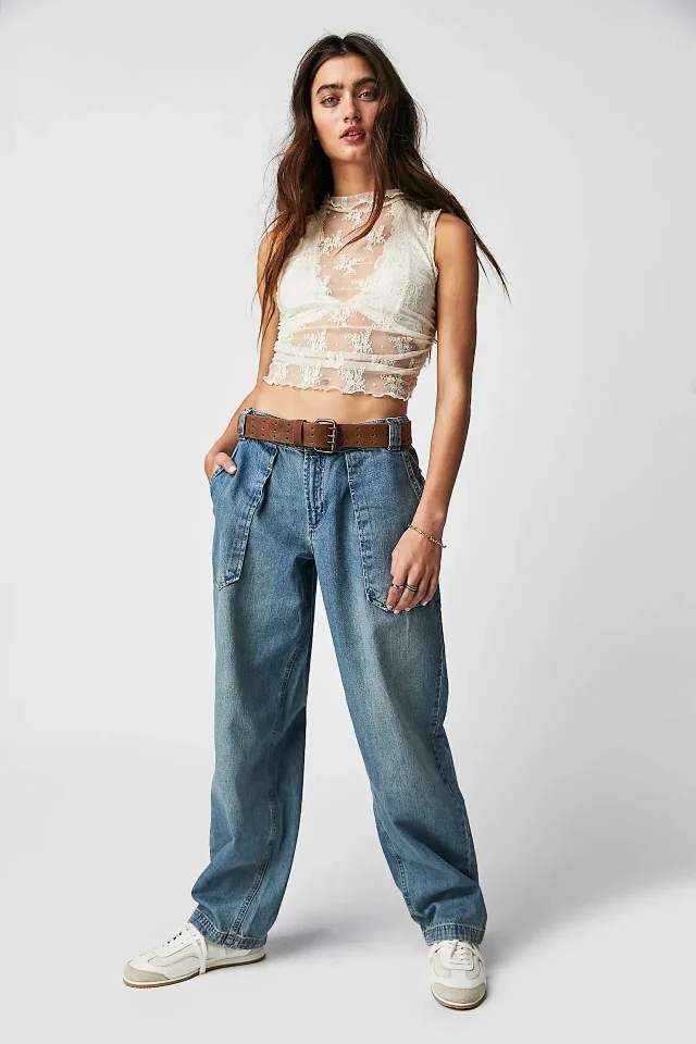 Stylish Slim-fit Jeans for Women (EU/US Imported) Detail