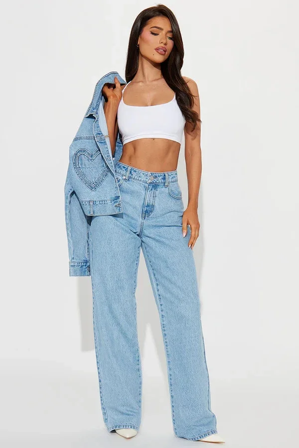 Women's Loose High - Waist Jeans Detail