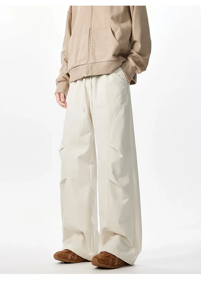 Men's Parachute Pleated Outdoor Pants Detail