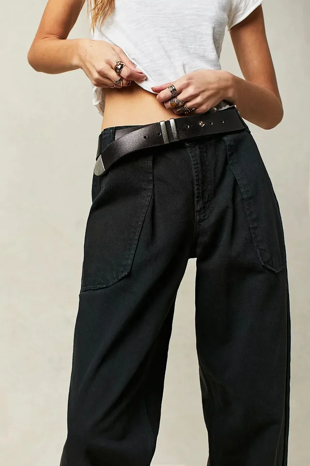 Stylish Slim-fit Jeans for Women (EU/US Imported) Detail