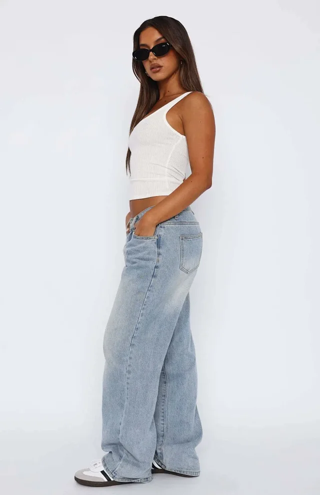 Chic Mid - Rise Straight Jeans for Ladies Detail