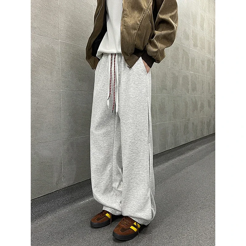 Men's Wide-leg Joggers with Heavy Pleats & Saber Cut