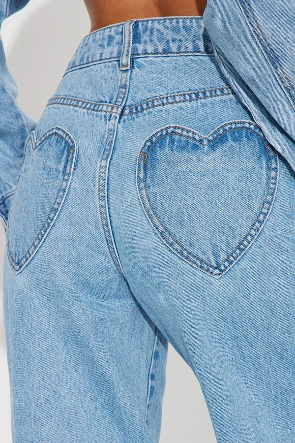 Women's Loose High - Waist Jeans Detail