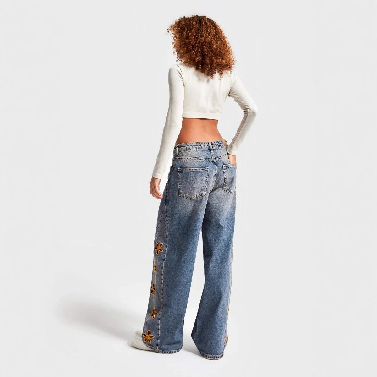 Amazon's Hit: Embroidered High-Waisted Loose Jeans for Women